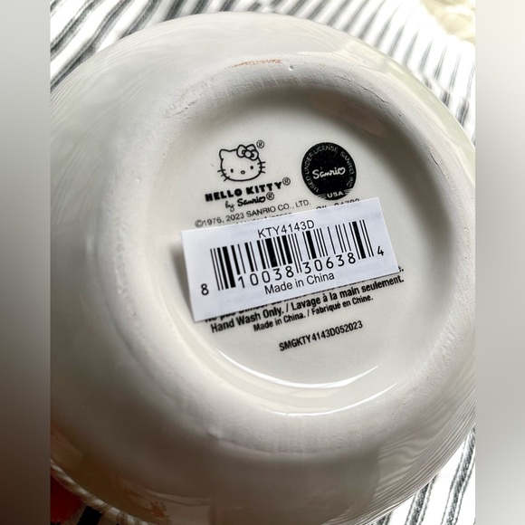 Hello Kitty Figural Sculpted Coffee Tea Mug NWT - Picture 5 of 8